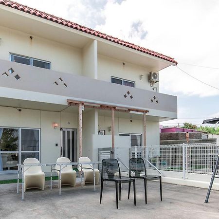 Sea Side Yaka Villa Onna Bagian luar foto