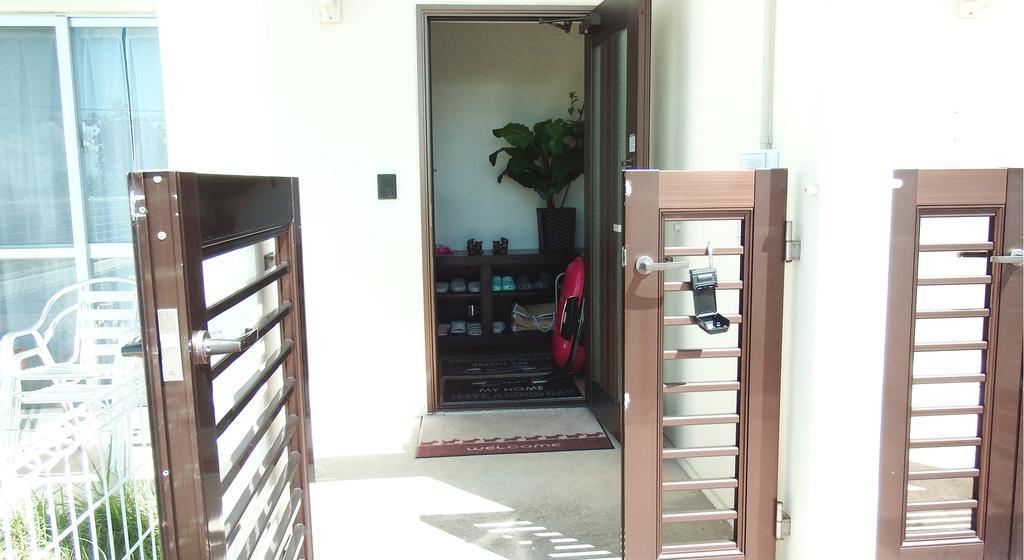 Sea Side Yaka Villa Onna Bagian luar foto