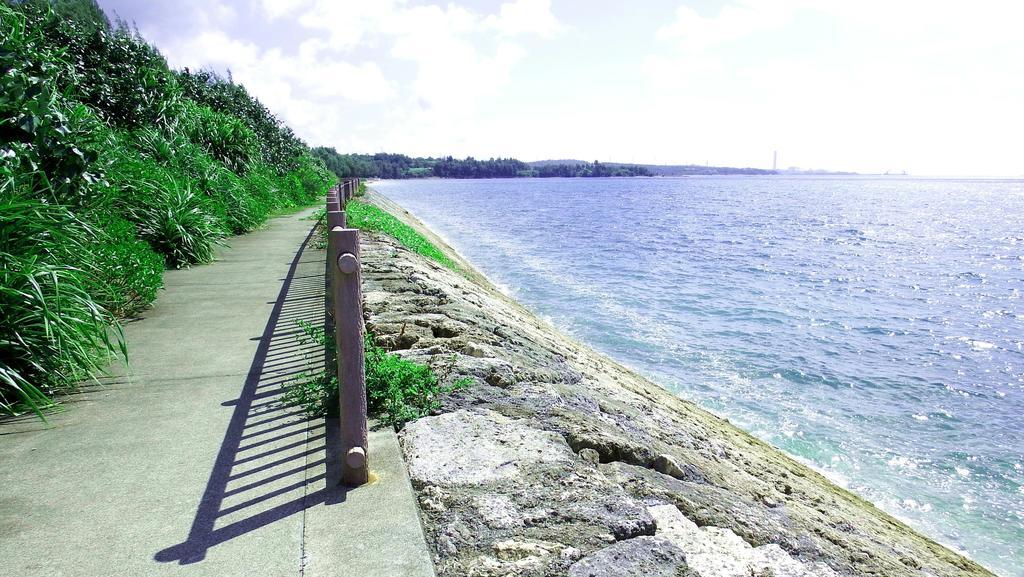 Sea Side Yaka Villa Onna Bagian luar foto