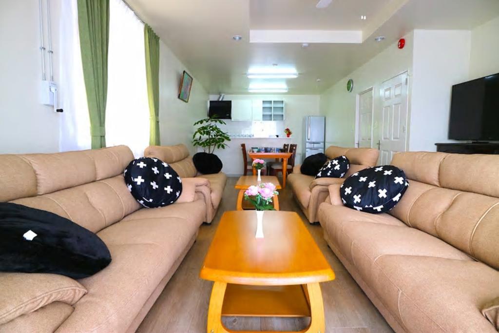 Sea Side Yaka Villa Onna Bagian luar foto